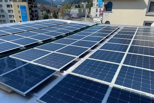 mais recente caso da empresa sobre SABIC E SOLARGE DESENVOLVIMENTO DE MOSTRA E COMERCIALIZAÇÃO DE PAINÉIS SOLARES CIRCULARES E LEVES
